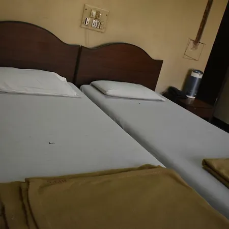 Hotel Popular Palace Mumbai