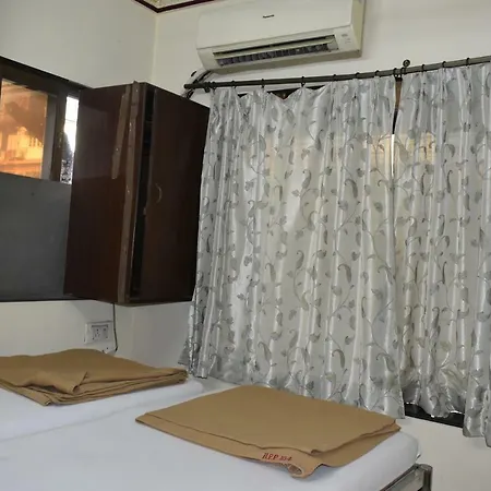 Popular Palace 2* Mumbai