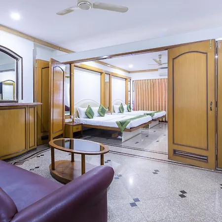 Garden Hotel 3*
