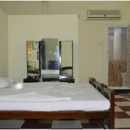 Bentleys Hotel 3* Mumbai