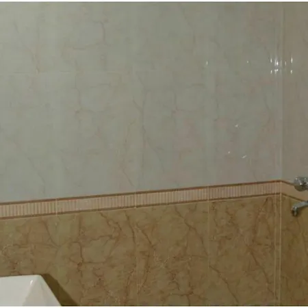 Bentleys Hotel Bed & Breakfast 3*