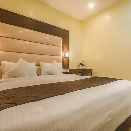 Hotel Oyo 9187 Adlon International