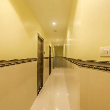 Hotel Oyo 9187 Adlon International
