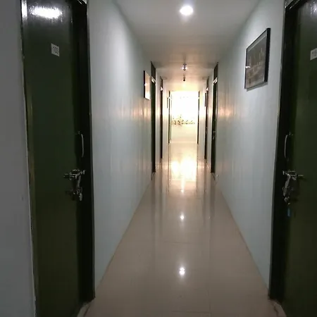 Shubham Parle Hotel