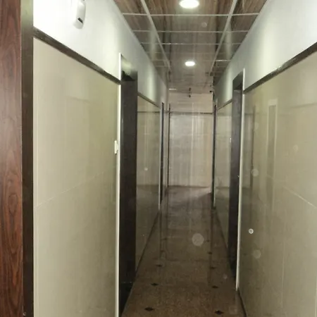 Celeste Colaba Hotel 2*