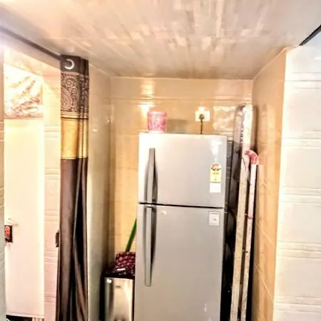 Cozy Furnished One Block From The Ocean Apartment Mumbai