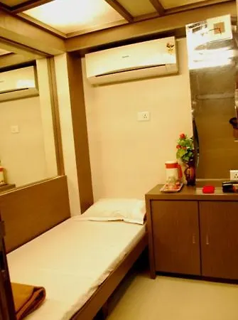Hotel Maangta 219 @ Goregaon 2*
