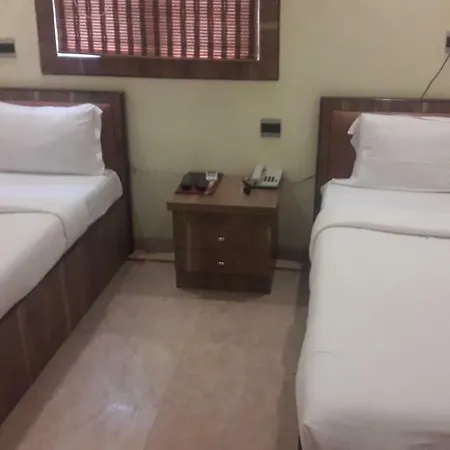 Hotel Shine Hospitality