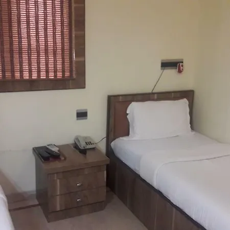 Shine Hospitality 2* Mumbai