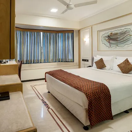 Executive Enclave Hotel