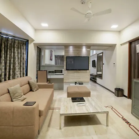 Executive Enclave 3*