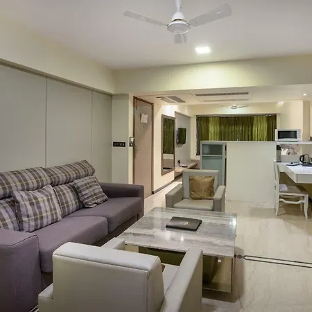 Executive Enclave 3*
