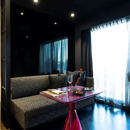 The Park Juhu 4*