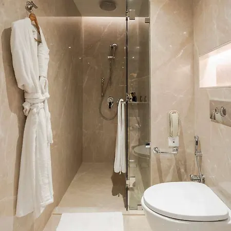The Park Juhu Hotel 4*