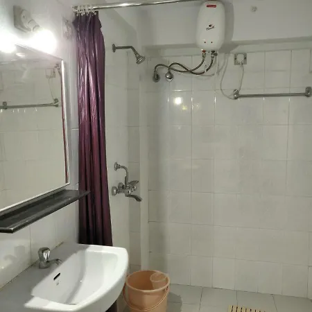 Ywca International Centre Hotel 3*