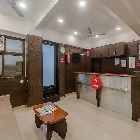 Hotel Oyo Flagship 572 Santacruz West