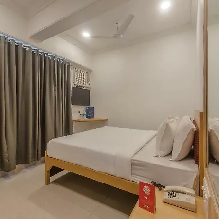 Hotel Oyo Flagship 572 Santacruz West 3*