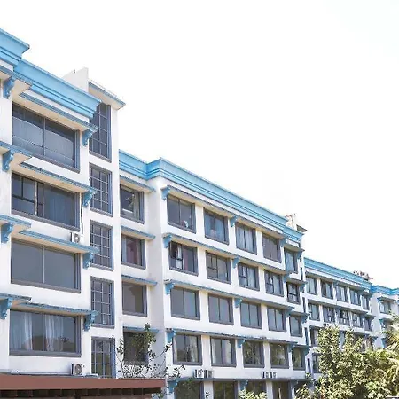 Townhouse Royal Palms Hotel