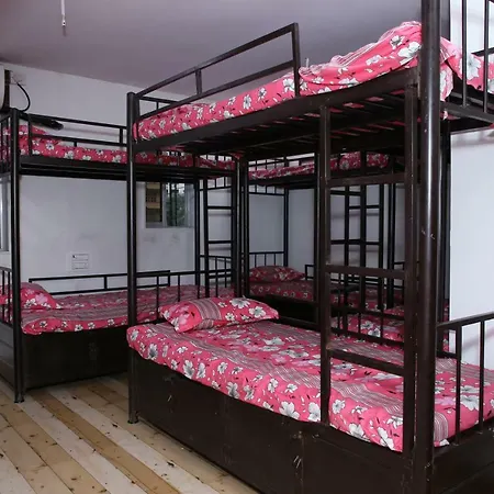 Hostel Royal Palace *