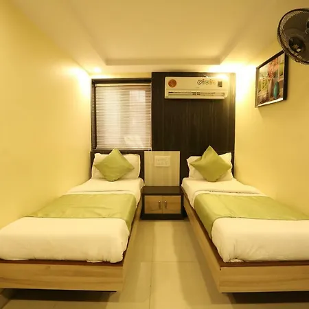 Hotel Happyland 3*