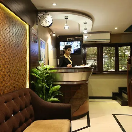 Happyland Hotel 3*