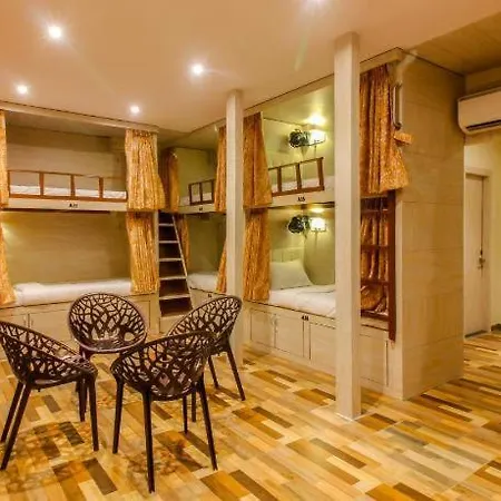 Hostel Blossom For Male And Female