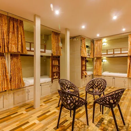 Hostel Blossom For Male And Female Mumbai