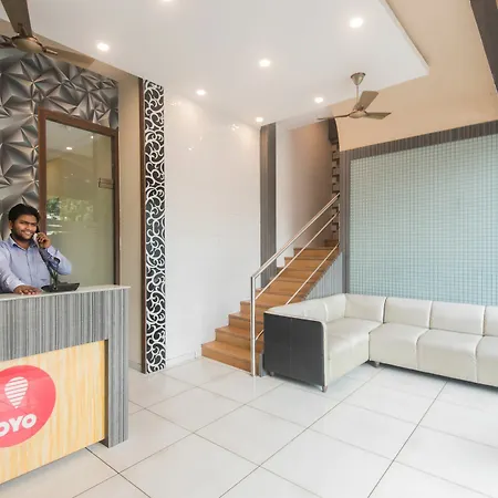 Hotel Palace Residency Near Lokmanya Tilak Terminus 2*