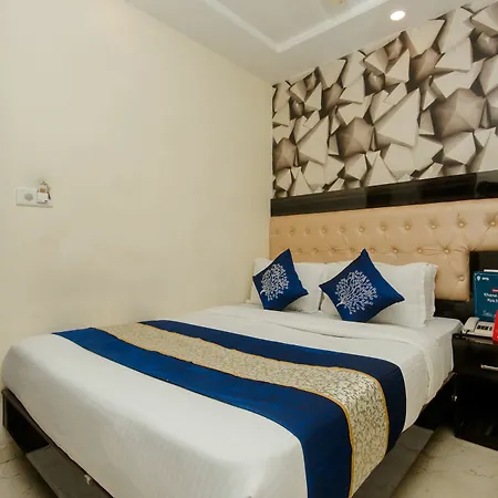 Hotel Palace Residency Near Lokmanya Tilak Terminus