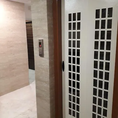 Hotel Alfa International Near Nanavati Hospital Near Airport Near Juhu 3*