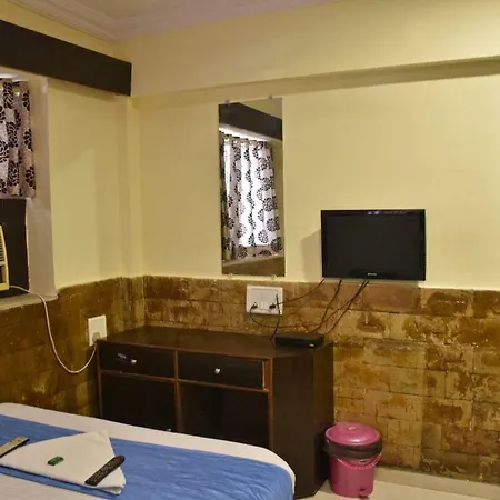 Hotel Maangta 111 @ Andheri East