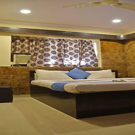 Maangta 111 @ Andheri East Hotel 3*