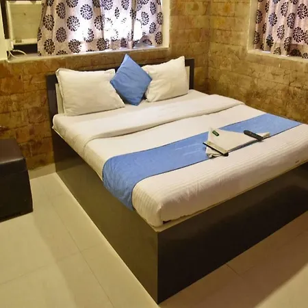 Hotel Maangta 111 @ Andheri East