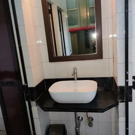 Hebbar's Heritage Hostel Mumbai