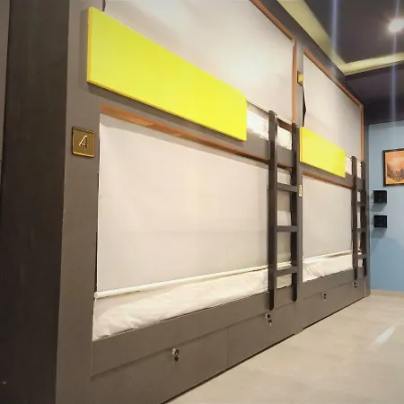 Stayvilla Hostel *
