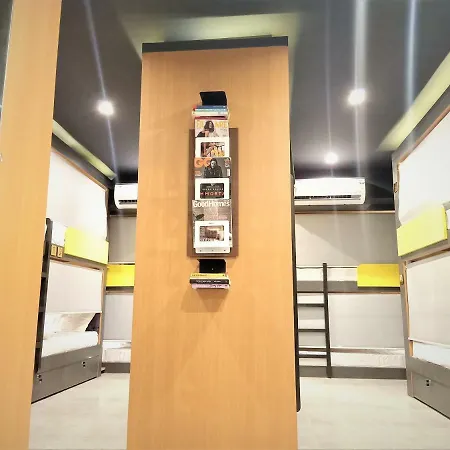Stayvilla Hostel *