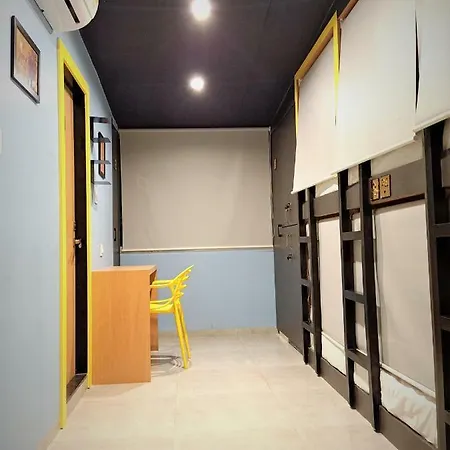Stayvilla Hostel *