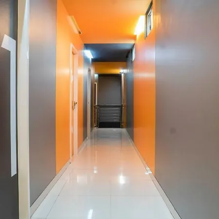 Oyo Flagship 13885 Metro Residency Mumbai