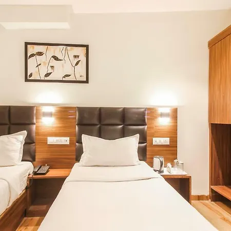 Deluxe Residency Hotel