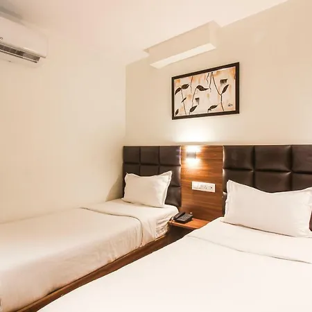 Hotel Deluxe Residency 3*