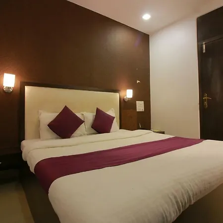 Modern Hotel *