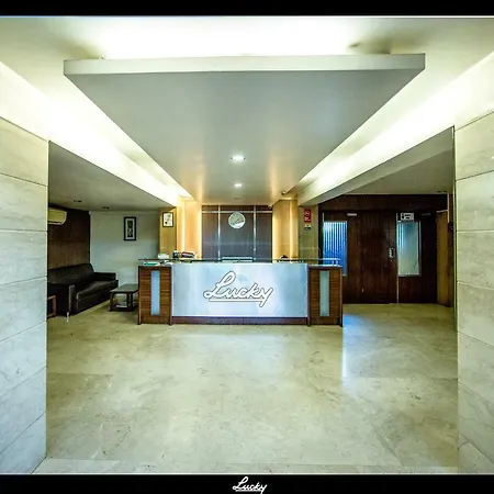 Hotel Lucky Near Nesco 3*