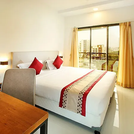Apartment House Luxury Apartments, Santacruz East