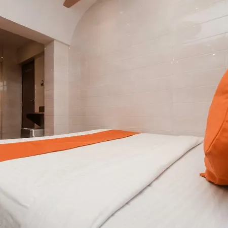 Karishma Hotel