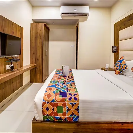 Oyo 9187 Adlon International 3*
