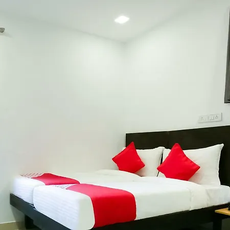 Oyo Flagship 38540 Hotel Shangrila Flagship Saver Hotel 3*