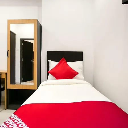 Oyo Flagship 38540 Hotel Shangrila Flagship Saver