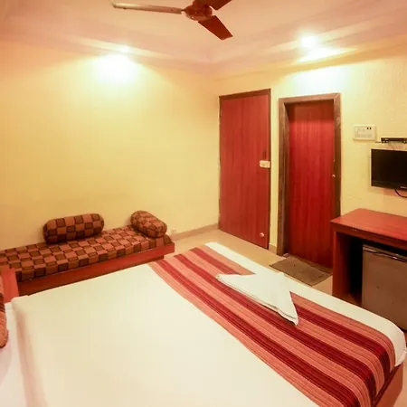 Hotel Lucky Bandra 3*