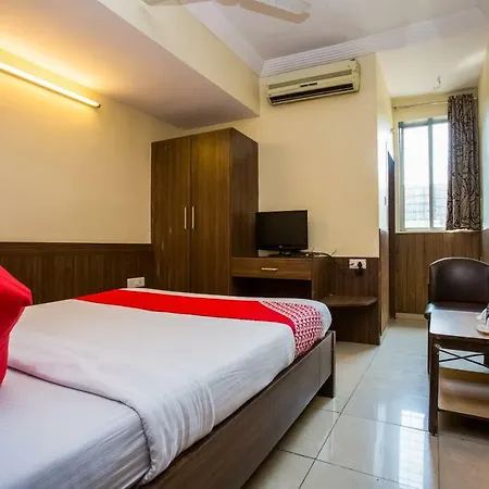 Hotel Neelkiran 3*