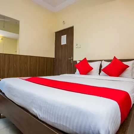 Hotel Neelkiran 3*